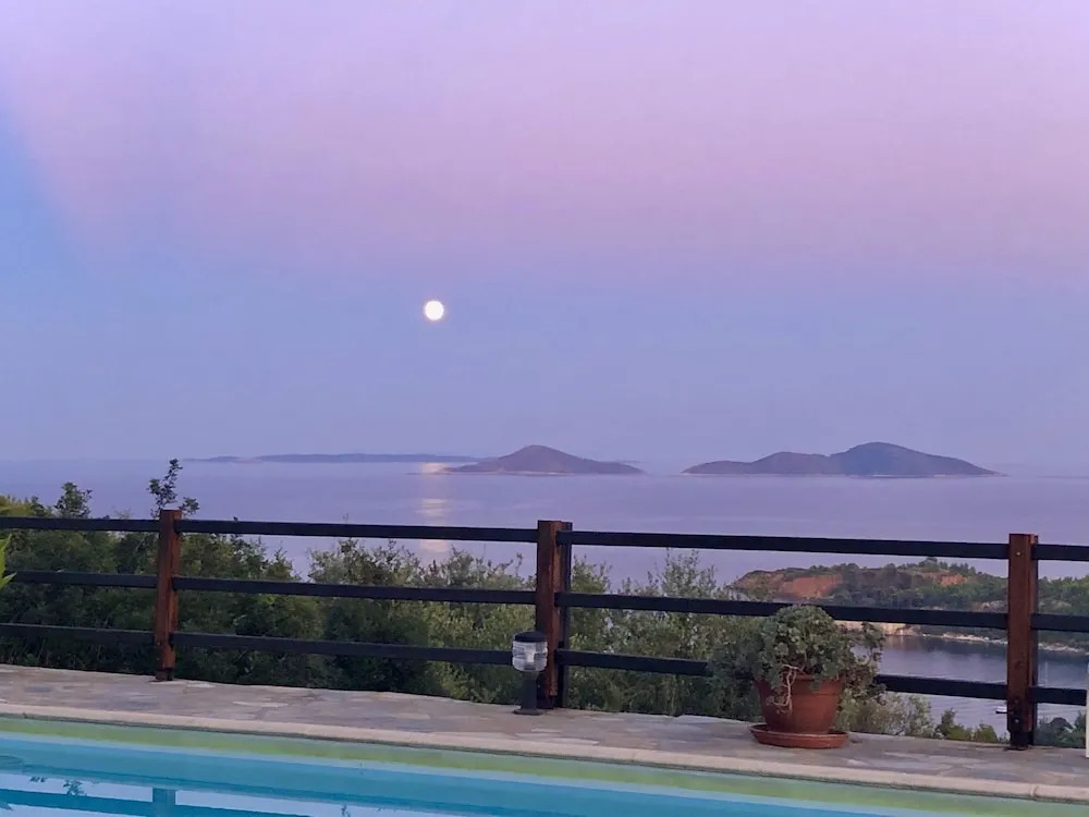 Alonissos 4-bedroom Large Villa With Private Pool
