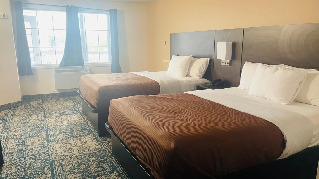 Falls Lodge & Suites