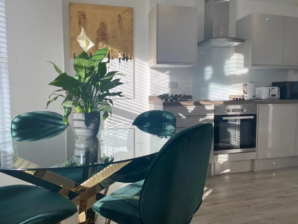 Wyndham Crescent - Stylish Flat in Popular Pontcanna