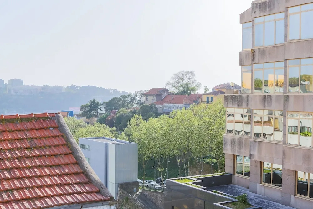Mac003 · Macario Wood Apartment // Netflix