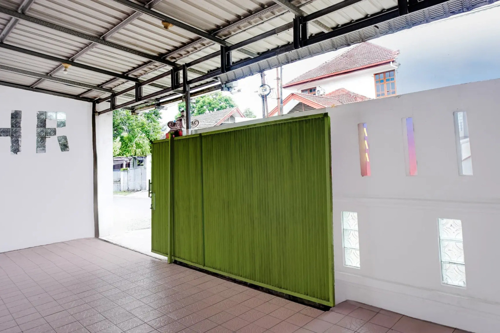Hotel O Medan near Sun Plaza formerly Medan Baru House