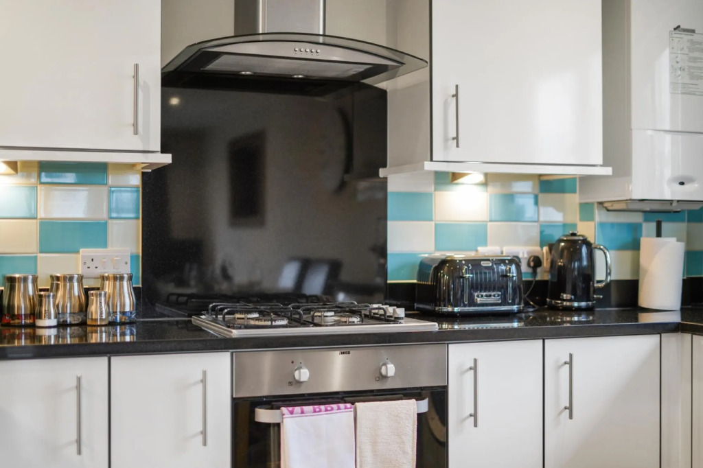 London Heathrow Living Serviced Apartments- Apt 12