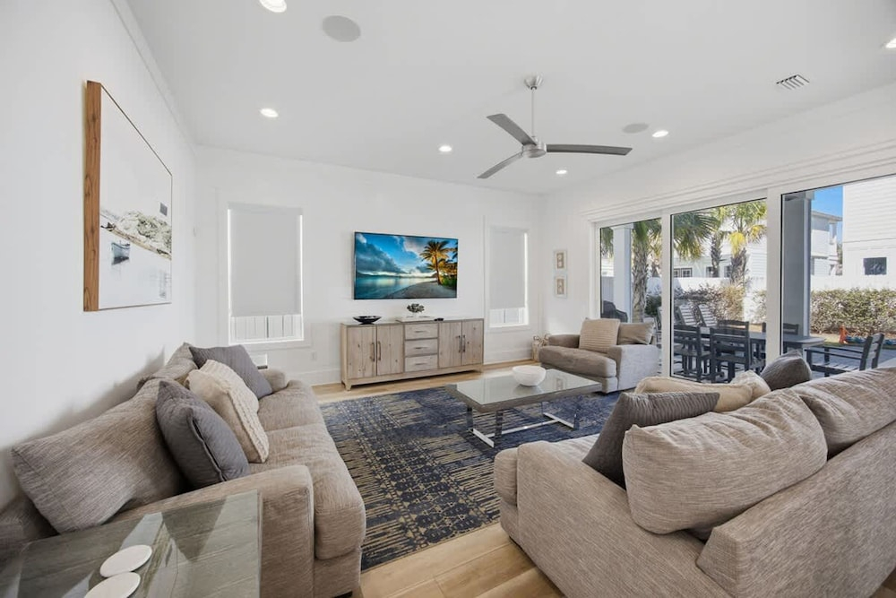 7BR Heart of Home W Pool Near the Beach