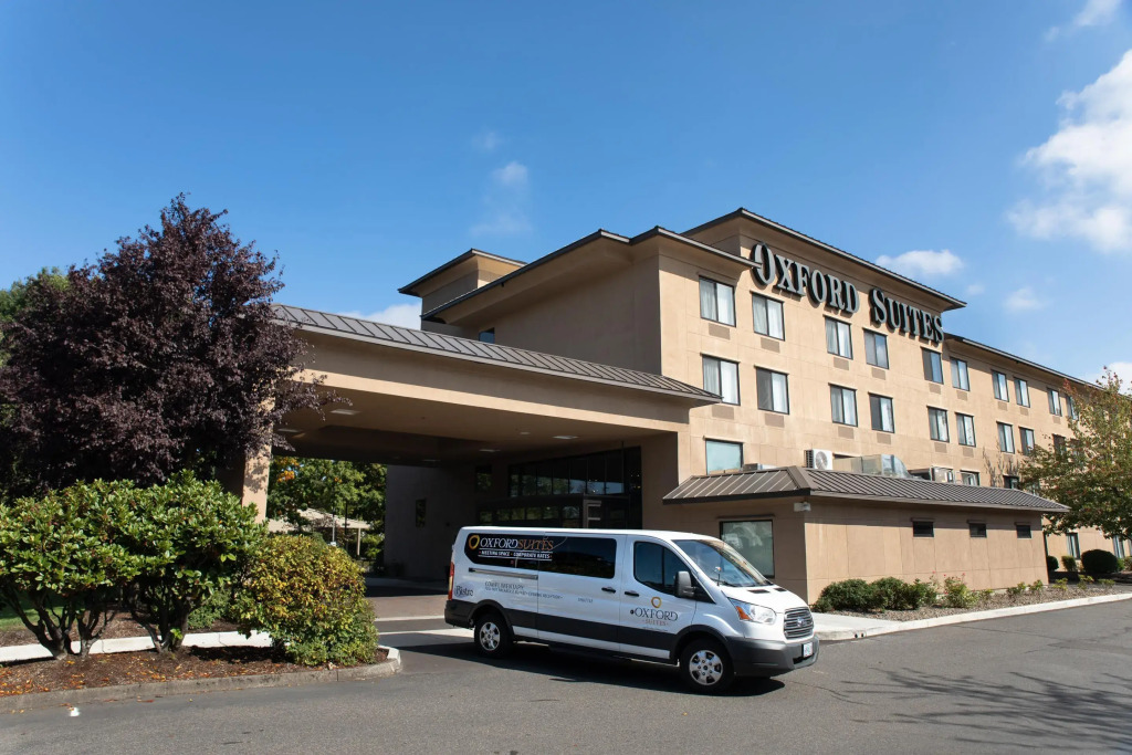 Oxford Suites Portland - Jantzen Beach