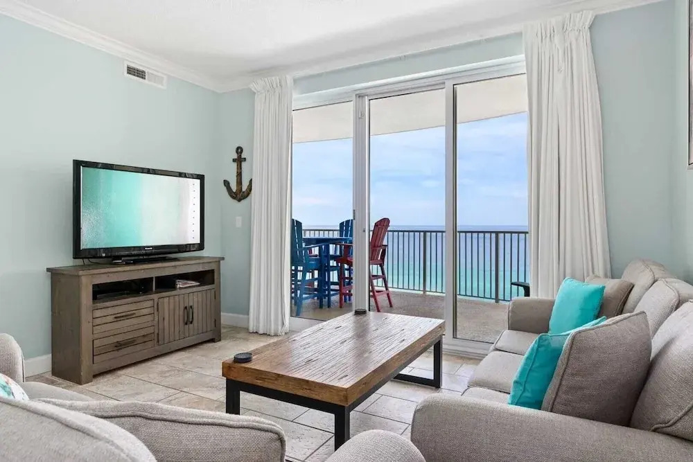 Beachfront Access, 2 Pools, Beach Service w/ Chairs Emerald Isle Resort 1308