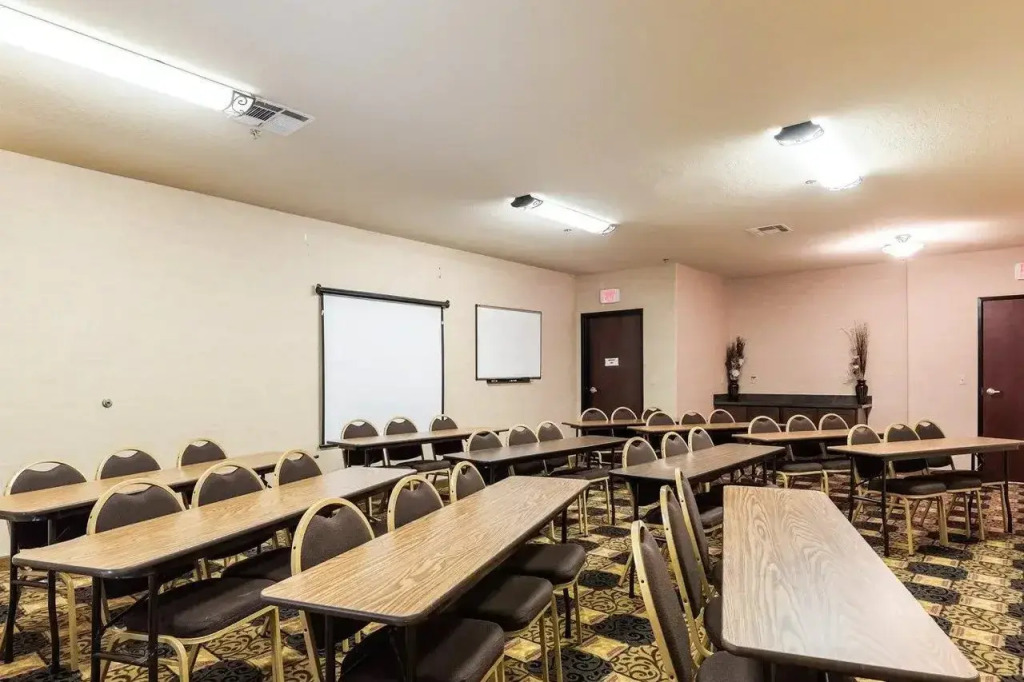 Quality Suites Huntsville Near University