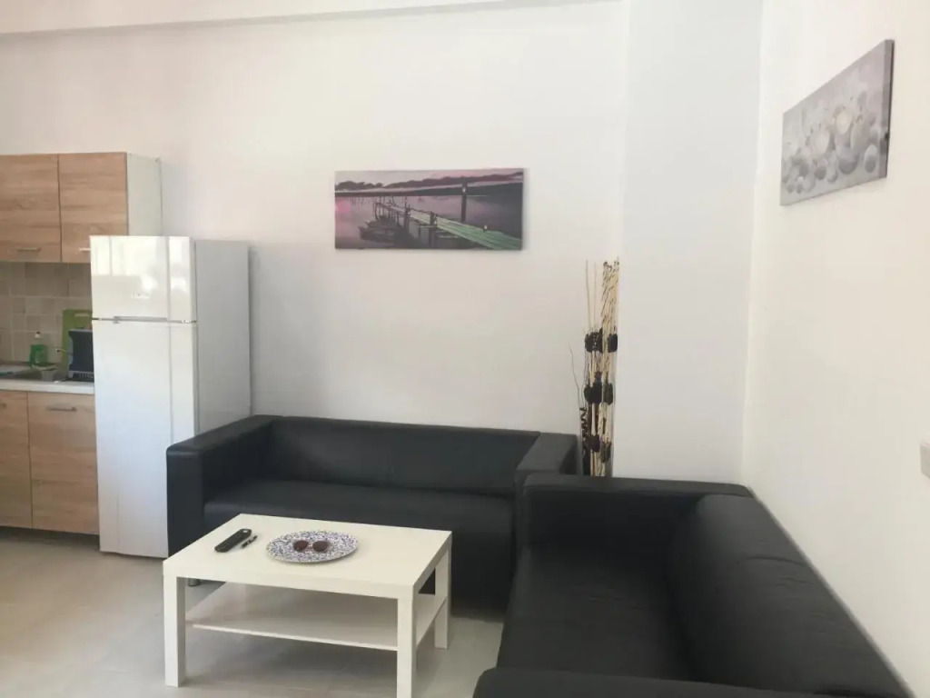 Corinth Beach Apartment and Hostel