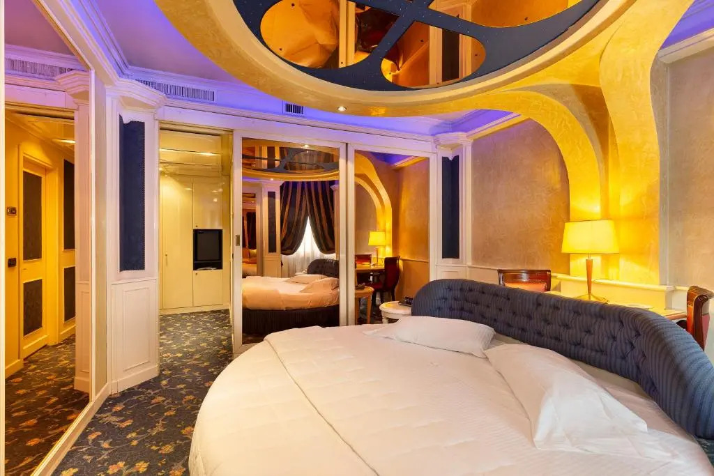 Dream Hotel