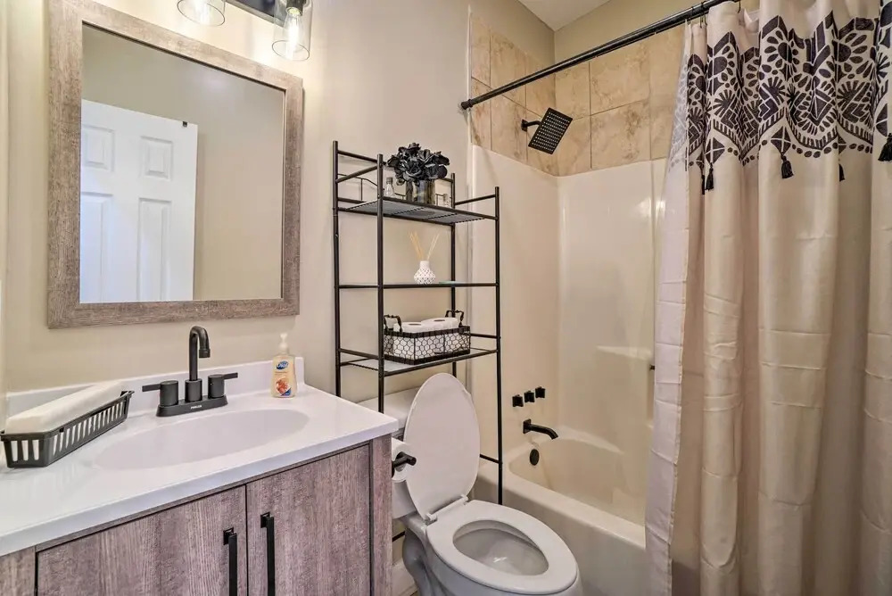Nashville Home w/ Seasonal Pool < 5 Mi to Dtwn!