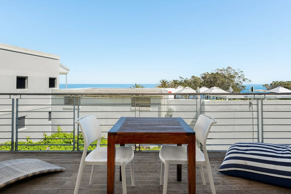 Caprice Court 6
