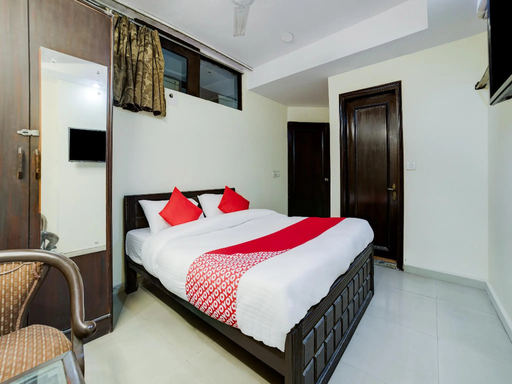 OYO 27979 Krishna Residency
