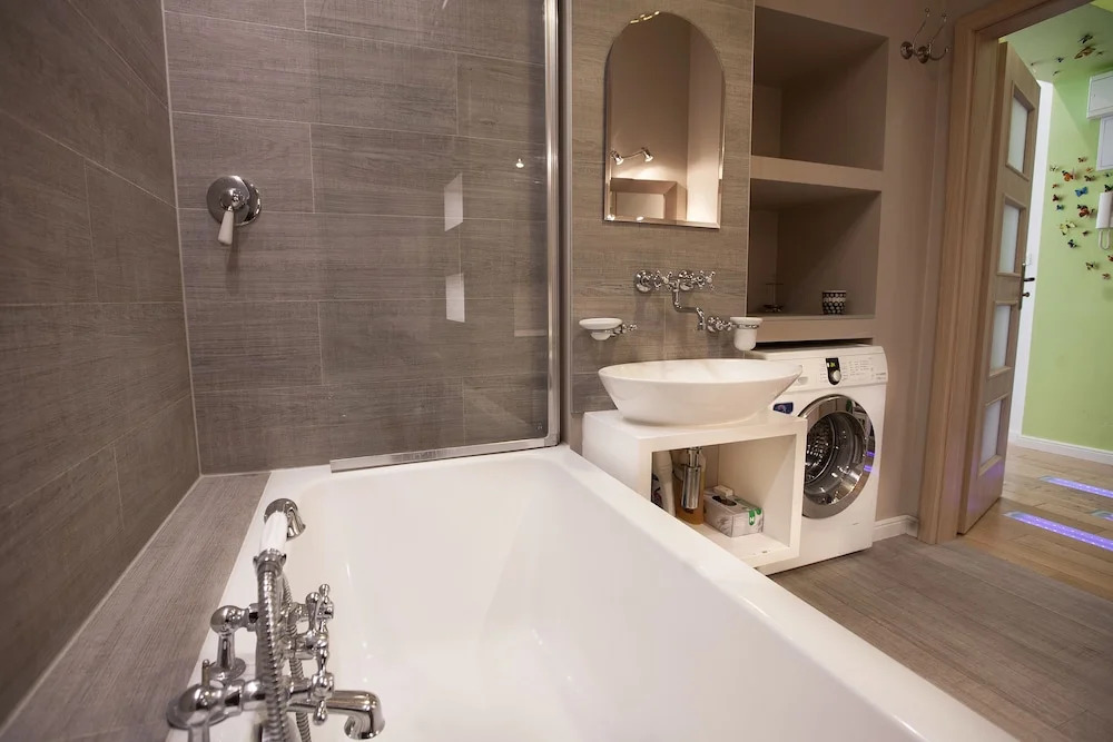 Warsaw Concierge Travellers Nest Wspolna