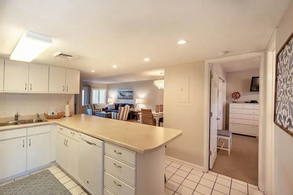 Gulf Shore Condo #107 - 2 Br condo by RedAwning