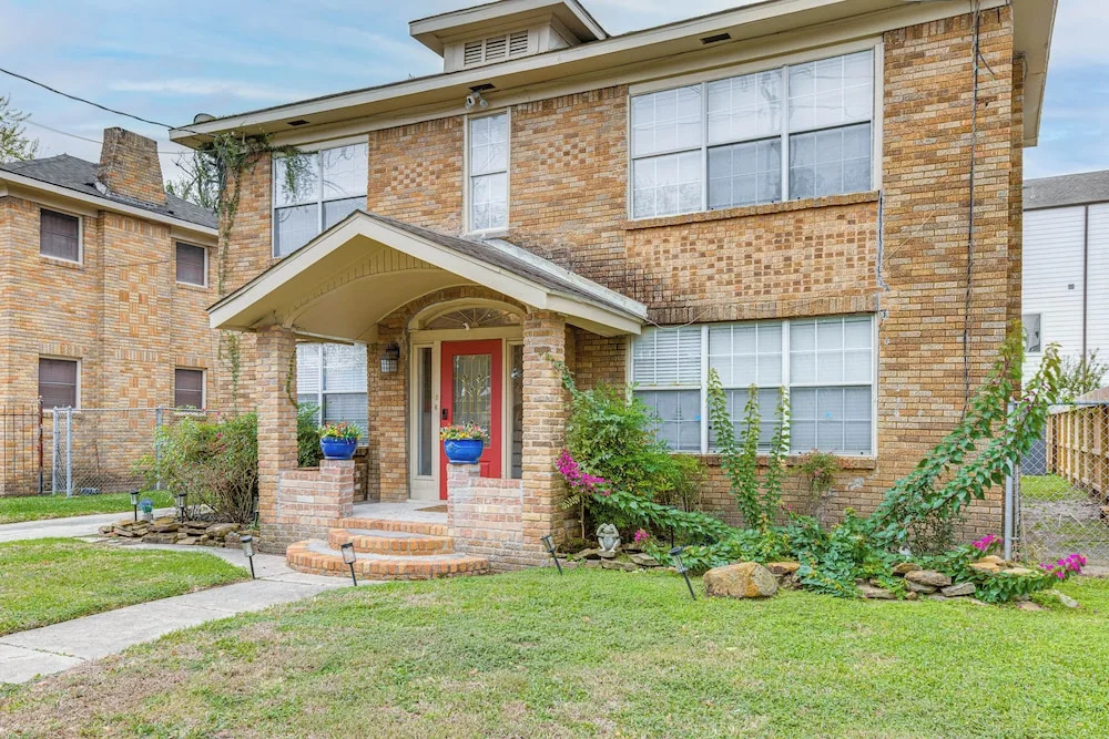 < 1 Mi to Houston Museum District: Convenient Apt