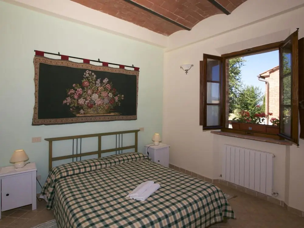 Lovely farmhouse in Tuscany with panoramic view
