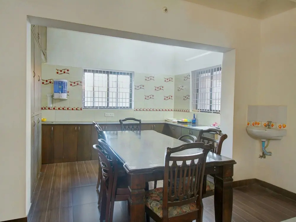 OYO 8282 Heritage Residency