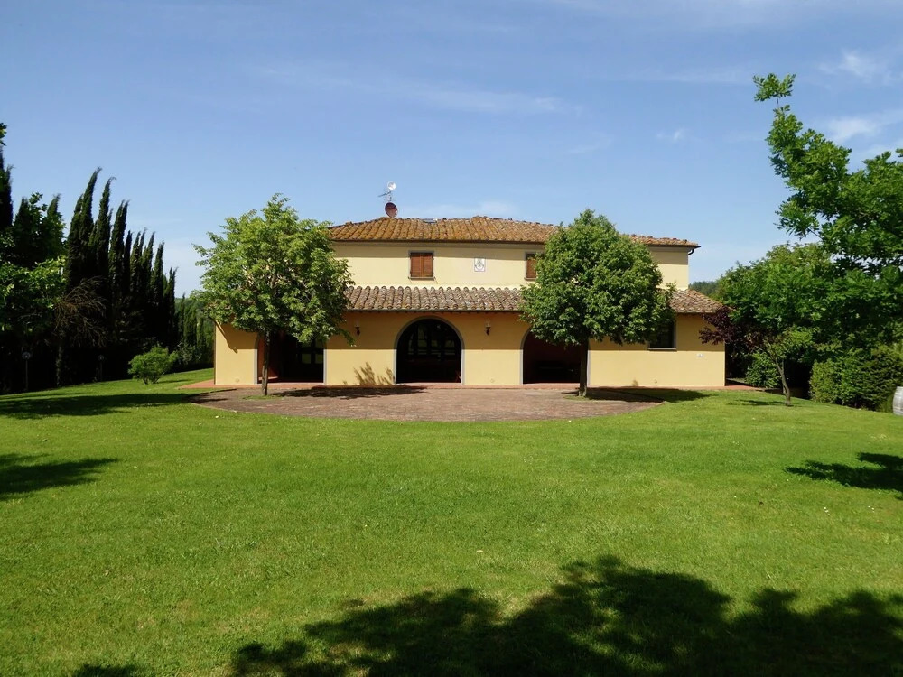 Beautiful Villa in Lari, with swimming pool