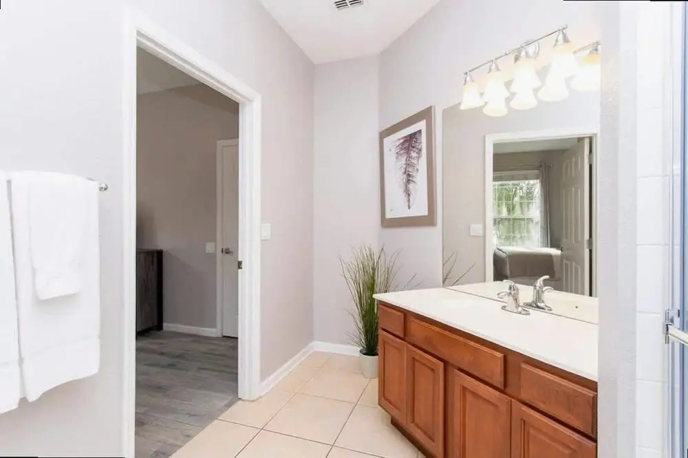 Spacious 2Bd Condo - Pool Hot Tub - Near I-drive