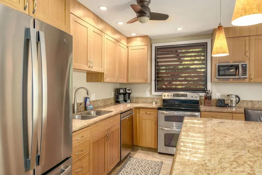 Hale Hui Kai 106 - Beautiful Ground Floor Unit, on Keawakapu Beach, Split AC!