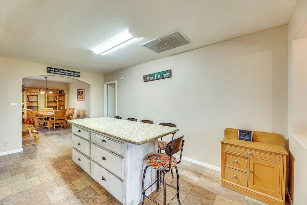 Near Golfing & Green Spaces: Florence Family Home!