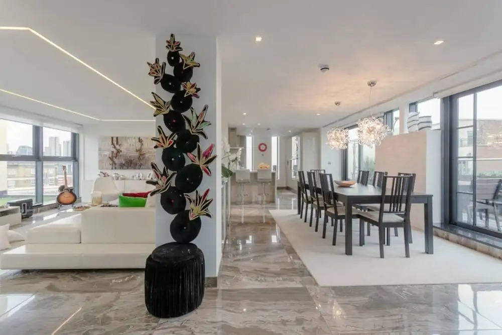 2 Bedroom Penthouse Apartment in Pimlico