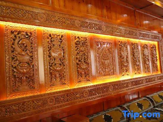 Heishui Banshandu·Yueyin Hotel