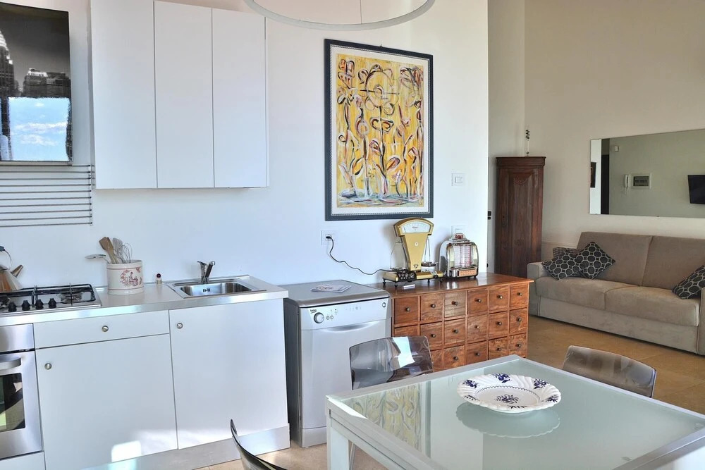 North House - Sleeps 4 Shared Pool Lake View in Torri del Benaco