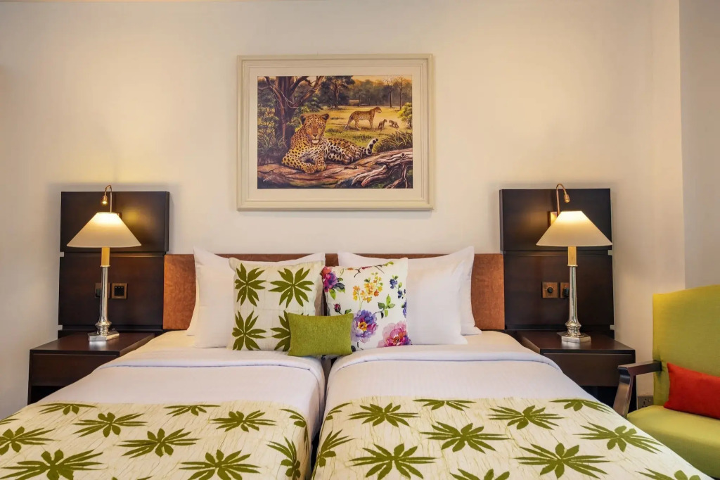 Fox Kandy by Fox Resorts - Luxury in the Mist