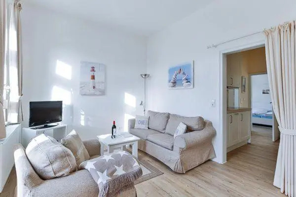 App-6-mit-Suedbalkon-in-strandnaher-Lage-Baederstil-Villa-in-Wenningstedt-Sylt