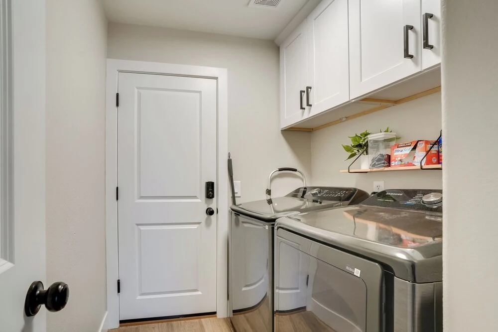 Heated Pool, 2 Mi to Dtwn: Central Peoria Home!