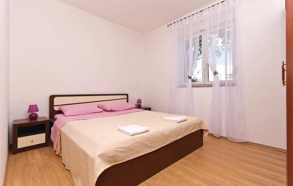 Amazing Home in Marcana With Wifi and 4 Bedrooms