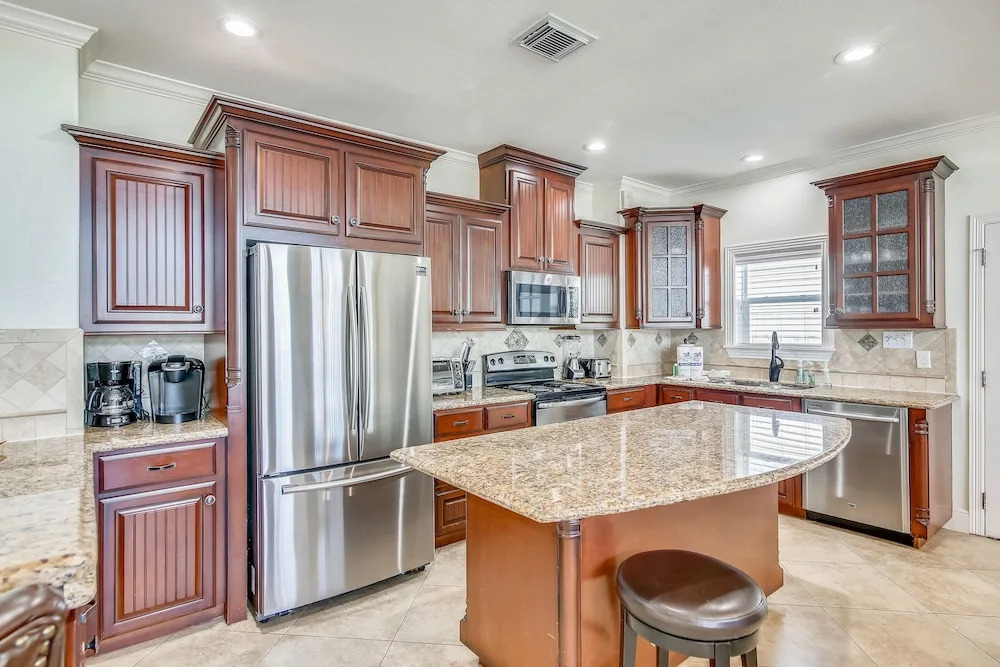 Sea Pearl 6 Bedroom Home