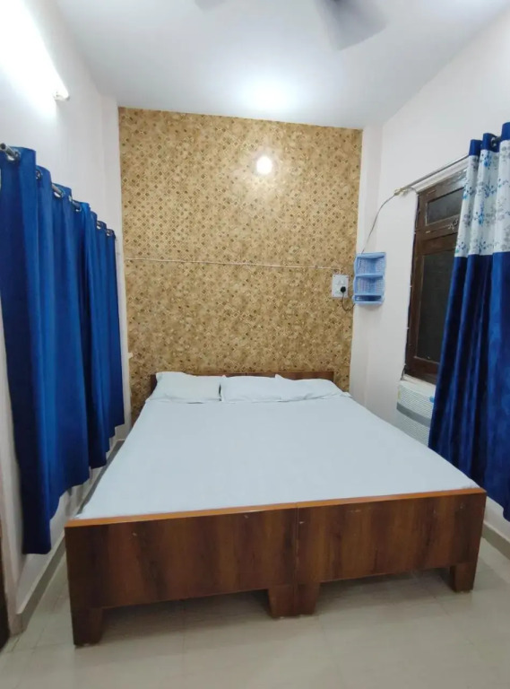 Krishna Paying Guest House