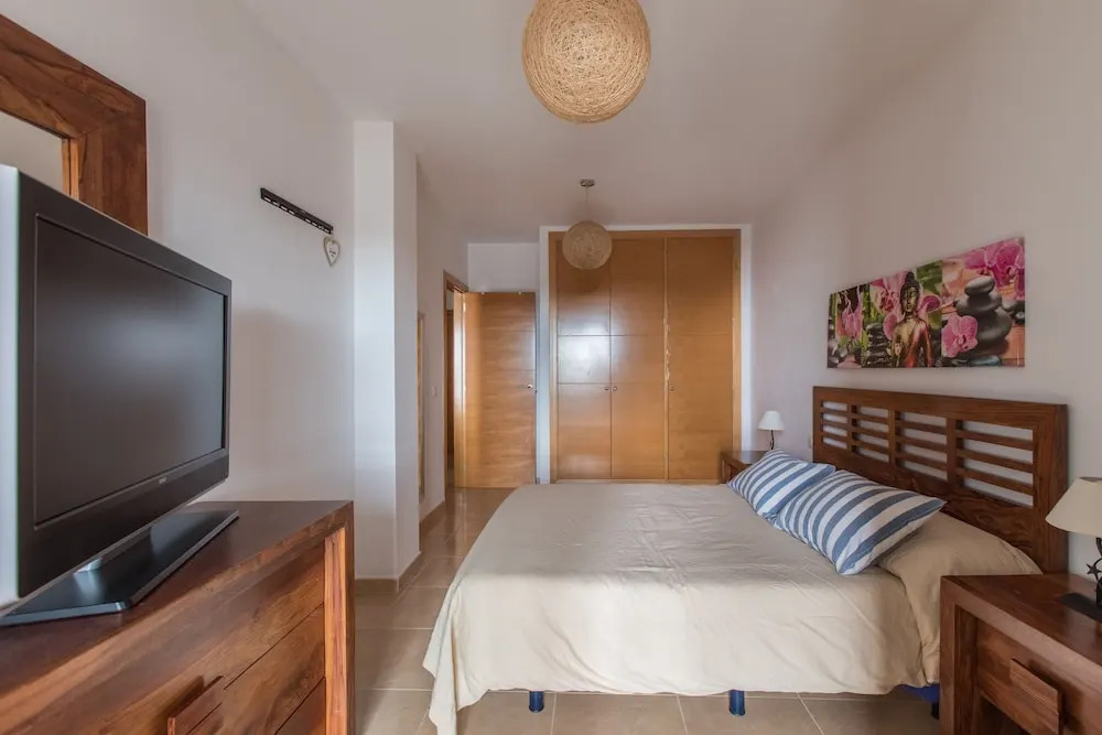 El Mirador: sea views from the shore