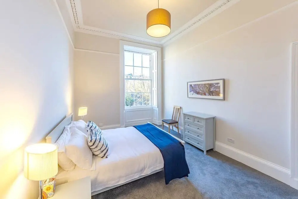 Wonderful Luxury West End Apartment