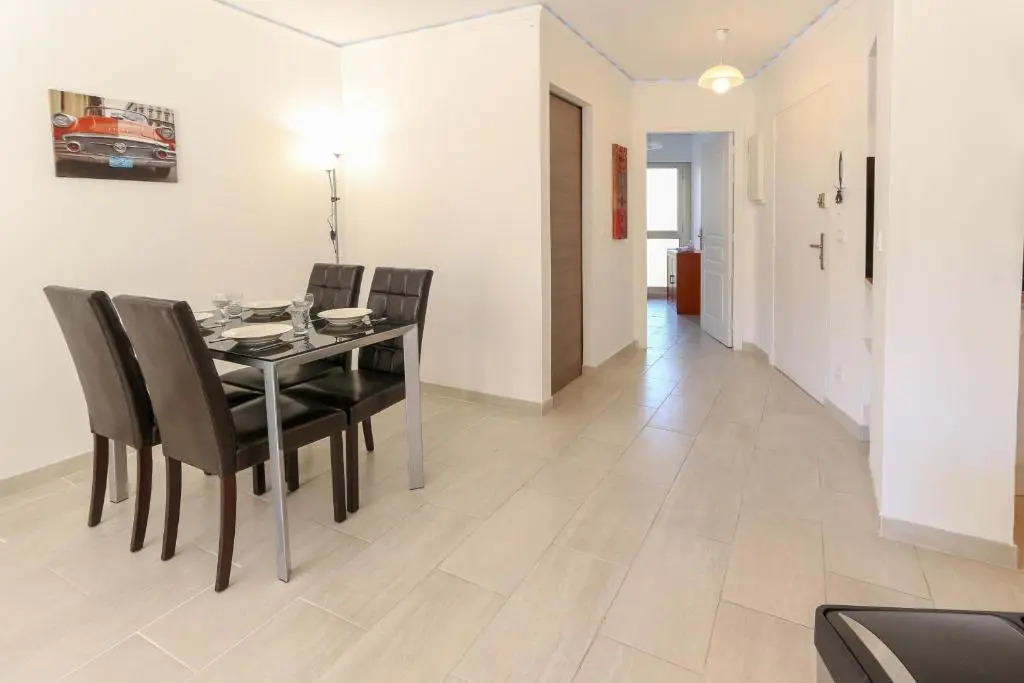 AC Appartment with terrace parking and pool- BENAKEY