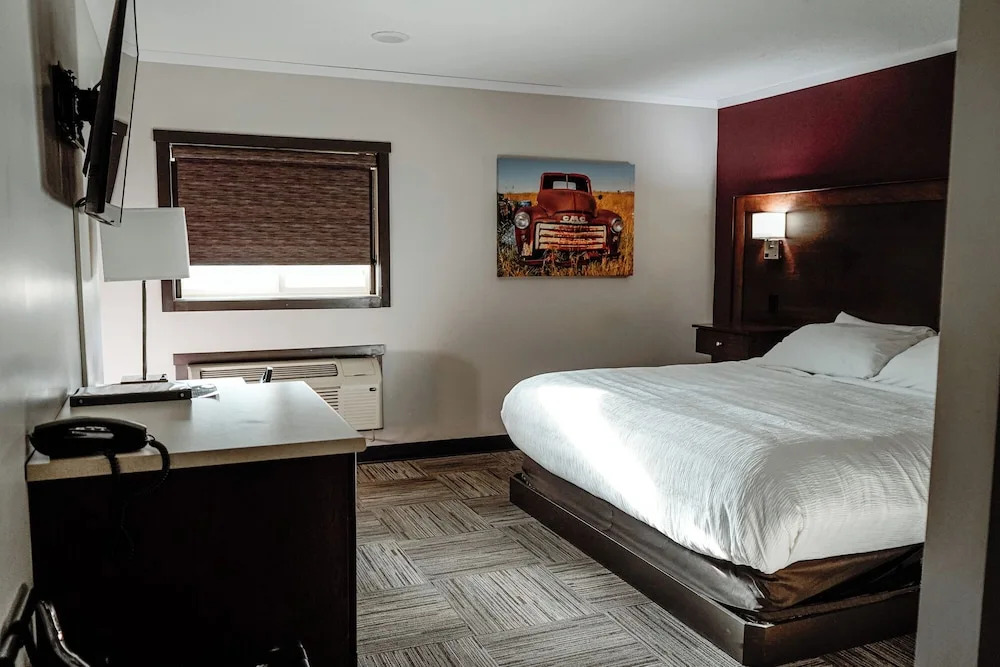 Homestead Inn & Suites
