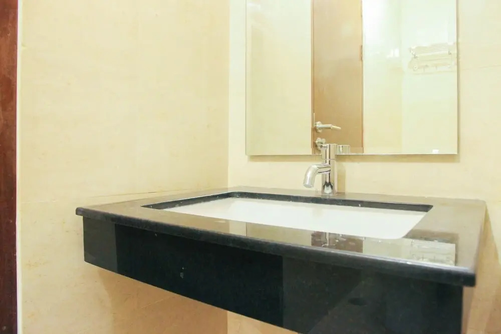 Best and Stylish 3BR with Balcony L'avenue Apartment