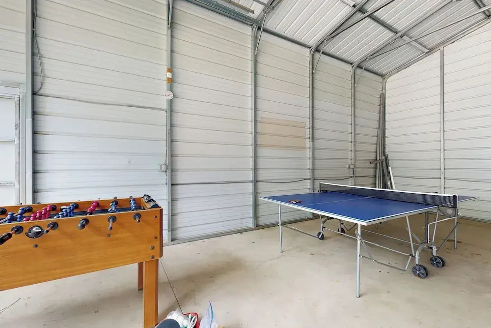4BR Home w/ Decks & Arcade Games, Near Yosemite