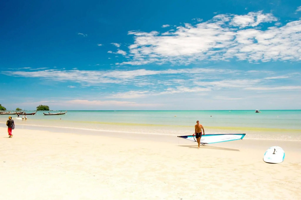 Coastal 1bed Infinity Pool Walk to Great Beach