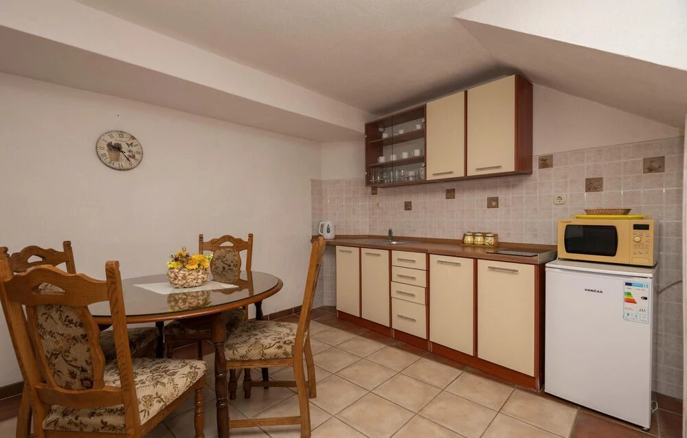 2 Bedroom Gorgeous Home In Baska Voda