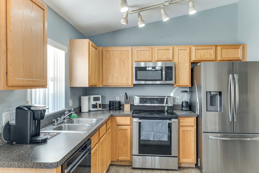 9 Mi to Wdw: Sandy Ridge Retreat w/ Heated Pool