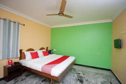 OYO 26746 Sruthi Residency