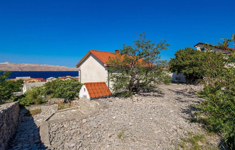 Stunning Home In Karlobag With Wifi