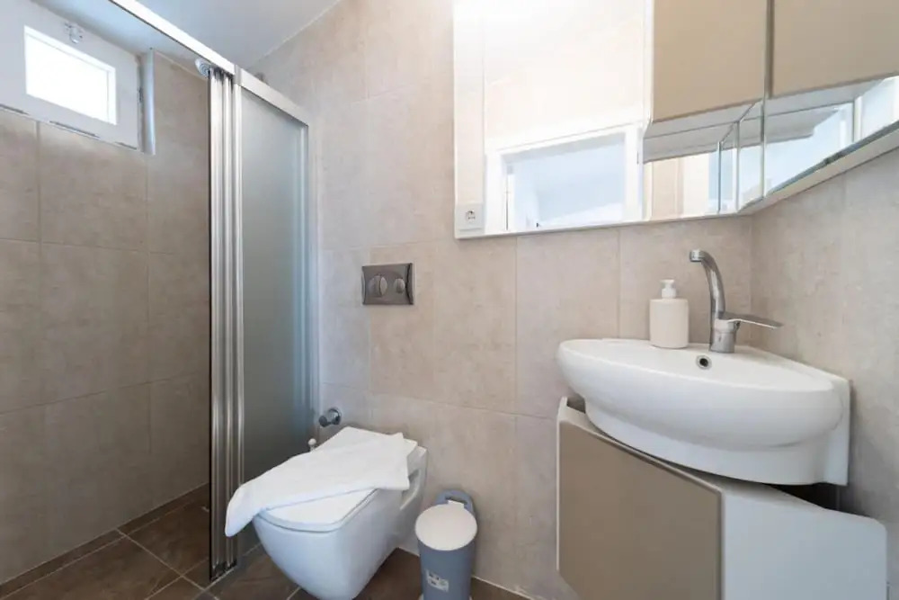 Spacious and Central Apartment near Lara Beach in Muratpasa, Antalya