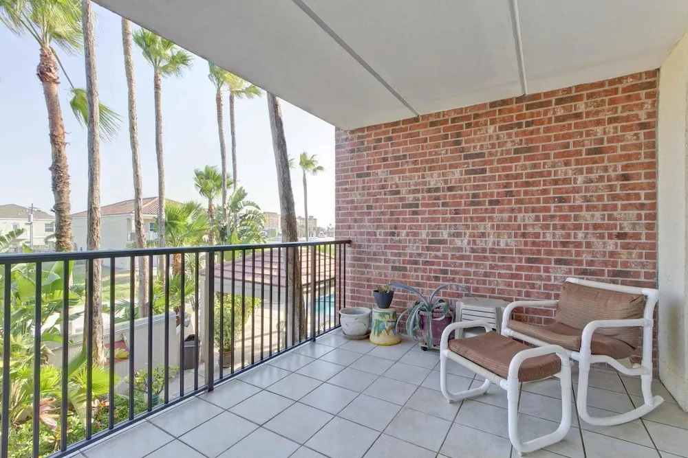Villa Del Sol Condominium 205