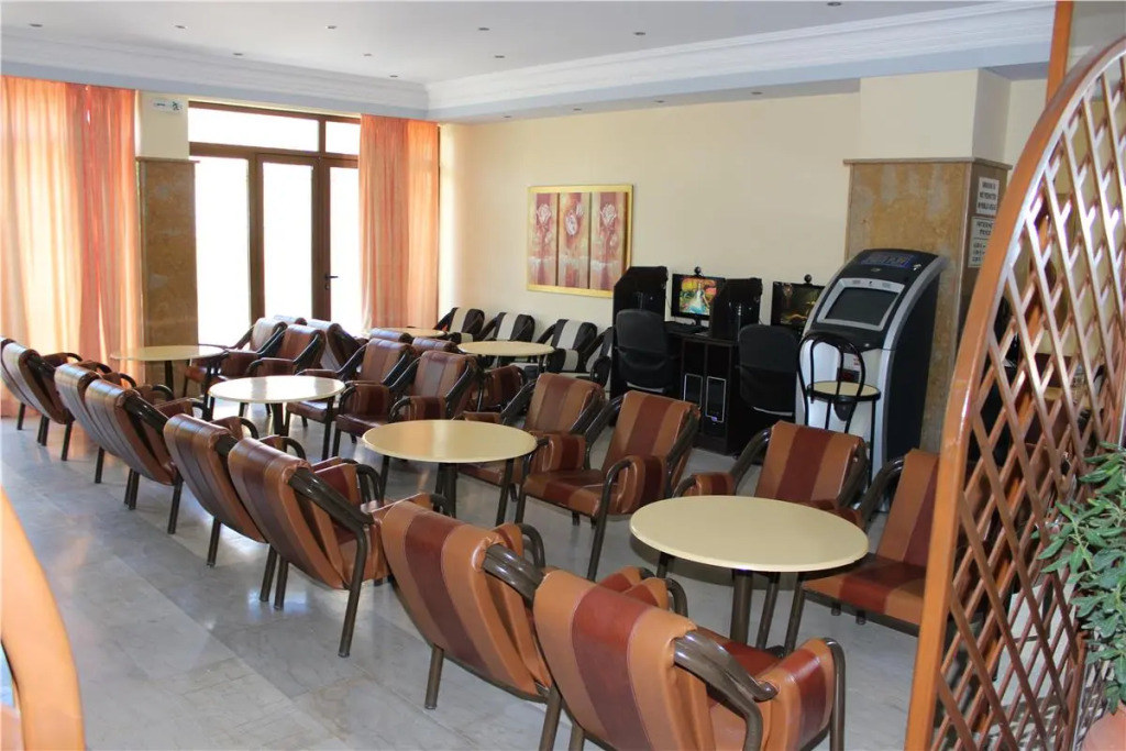 Lefkimi Hotel