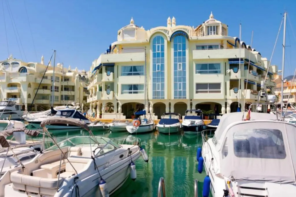 Tasteful apartment near the beach Ref 107