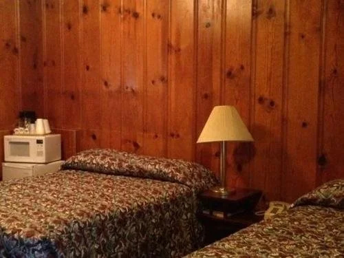 Pine Cone Motel