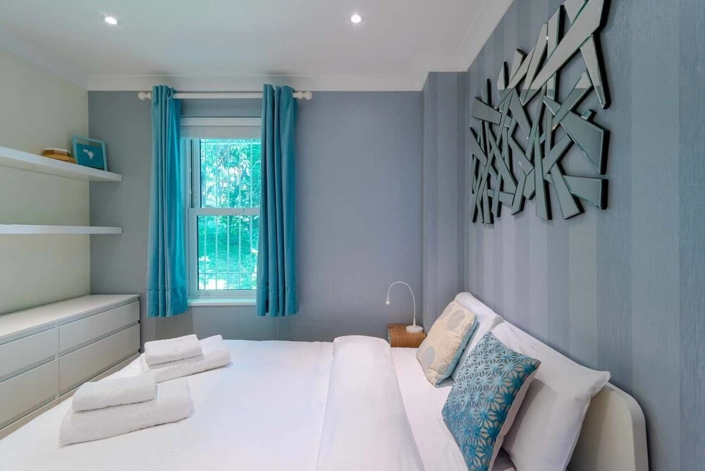 Fantastic 1BR Home - 1 Stop To Canary Wharf!